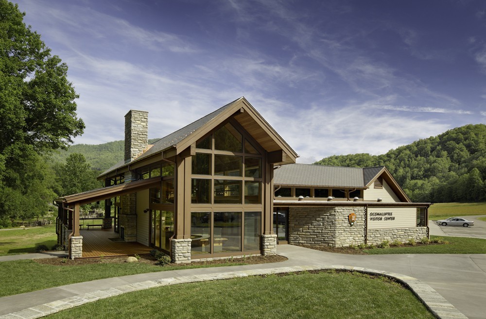 Barry Hipps volunteers at Oconaluftee Visitor Center on Tuesdays. Photo by Trotter Associates.